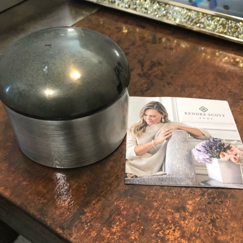 Kendra Scott Mini Decorative Dome Box NWT